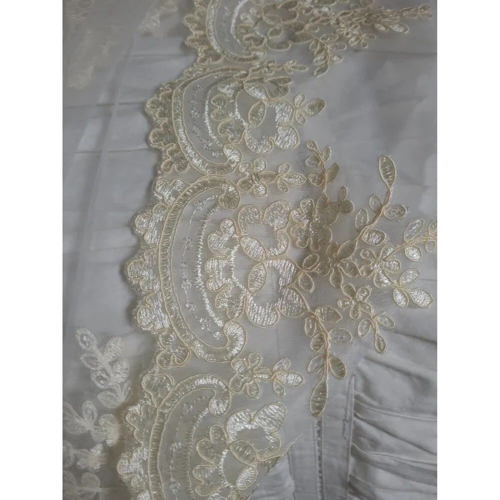 Vintage Sheer Woven Lace Banquet Tablecloth 108 x 68 Floral Wedding Special